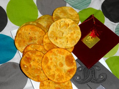 Punjabi Mathiyan Namkeen