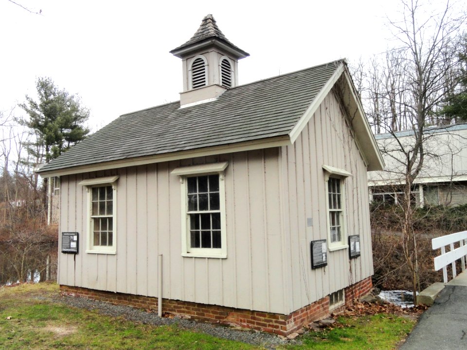 Pump house - Mount Holyoke College - DSC04628