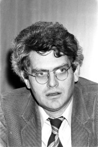 PvdA-conferentie over Midden-Oosten in Amsterdam, PvdA-internationaal secretaris, Bestanddeelnr 931-1634