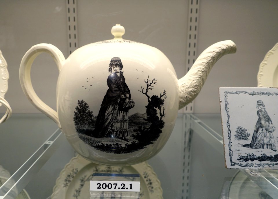 Punch pot, attributed to Josiah Wedgwood, after Pretty Mantua Maker by Charles Grignion, c. 1775, transferware (creamware), HD 2007.2.1 - Flynt Center of Early New England Life - Deerfield, Massachusetts - DSC04571