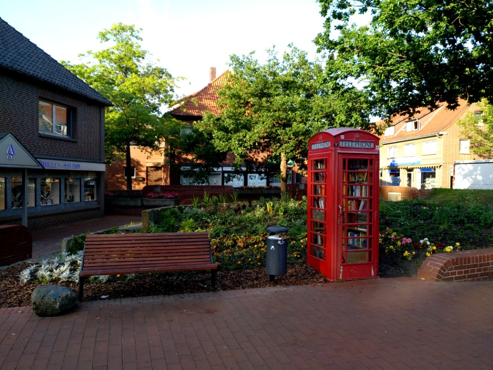 Public bookcase telephone booth Soltau