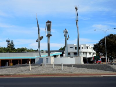Public art at Blair-Koombana-Casuarina-Clifton roundabout, Bunbury (from south-east)
