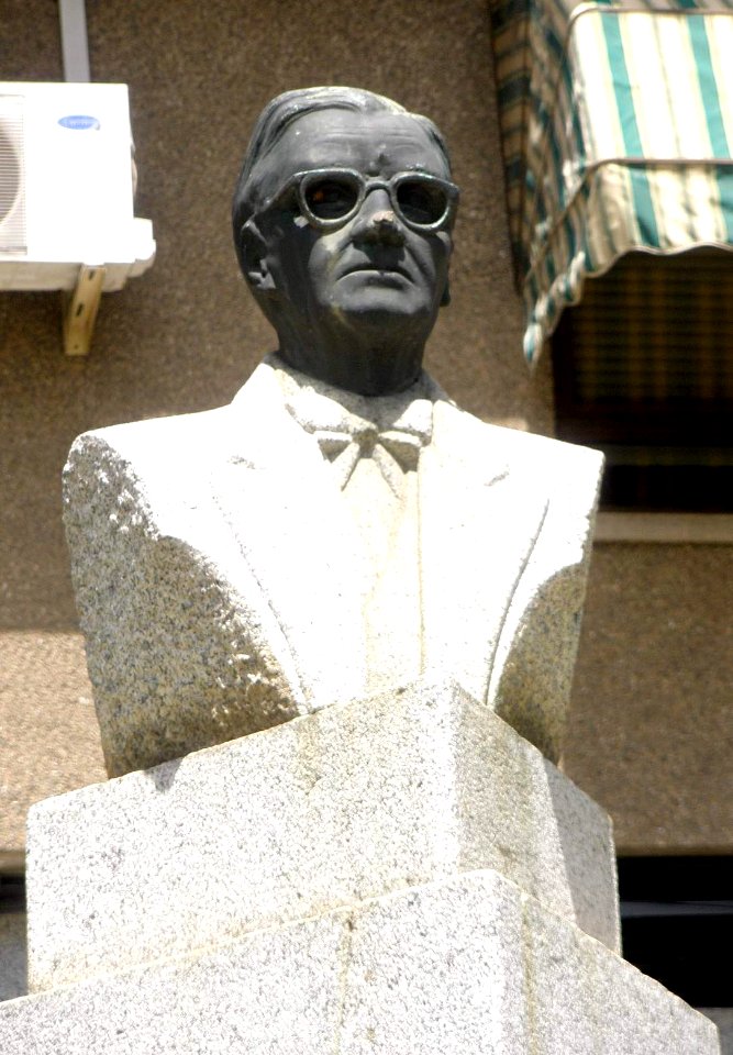 Puertollano - Monumento al Doctor Fleming 4