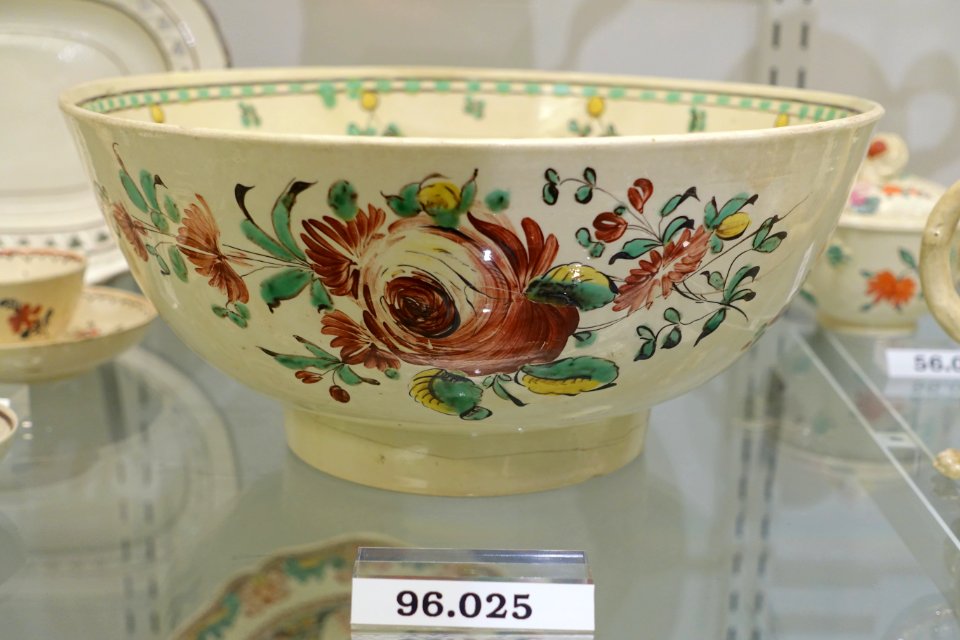 Punch bowl, United Kingdom, possibly North England or Scotland, 1793-1794, creamware, overglaze enamels, HD 96.025, view 1 - Flynt Center of Early New England Life - Deerfield, Massachusetts - DSC04562