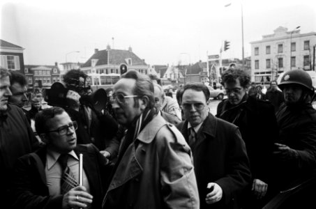 Provinciehuis in Assen bezet door Molukkers bevrijde gijzelaars gijzelaar bij , Bestanddeelnr 929-6220