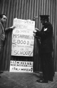 Protestvergadering van 2.000 politiemannen in Congresgebouw Den Haag o.a. voor, Bestanddeelnr 924-0730