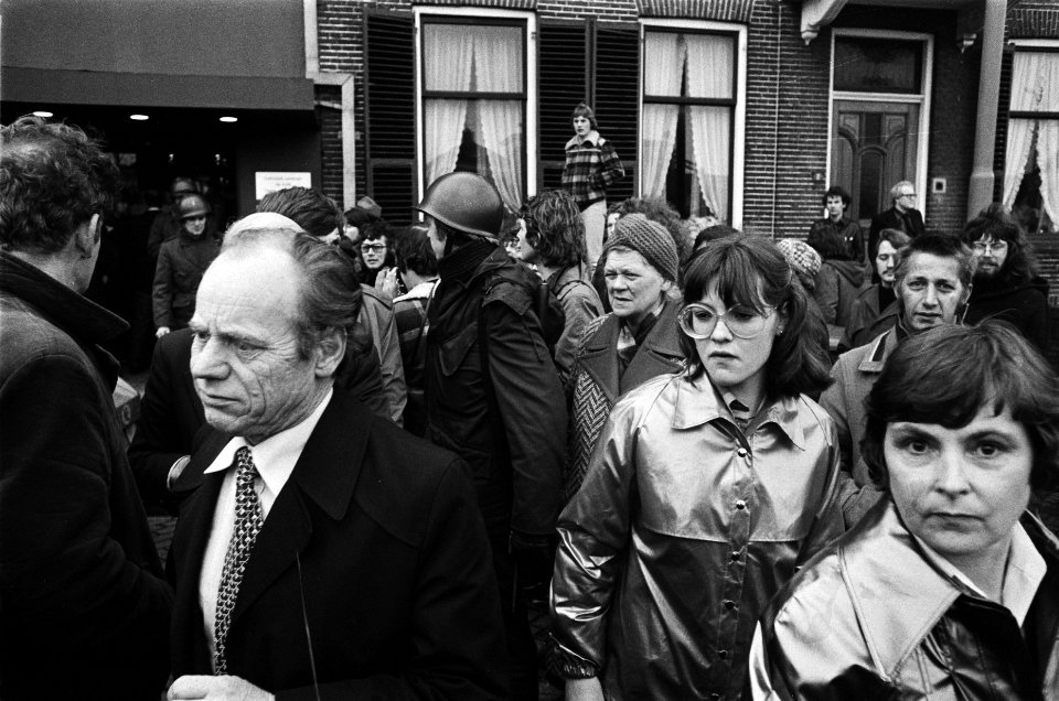 Provinciehuis in Assen bezet door Molukkers bevrijde gijzelaars, Bestanddeelnr 929-6223