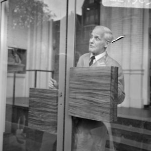 Protestaktie van kunstenaars tegen falend kunst en kultuur beleid kunstenaars pl, Bestanddeelnr 922-4965