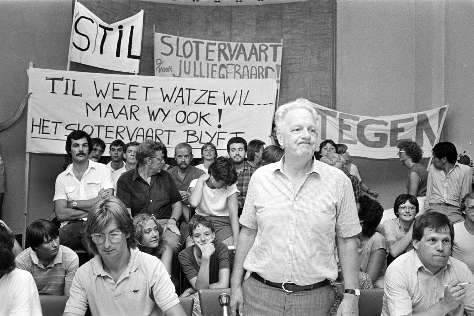 Protest personeel Slotervaartziekenhuis tegen aangekondig sluiting tijdens commi, Bestanddeelnr 932-2459