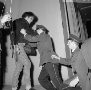Provo-rel in Rotterdam, arrestatie provos, Bestanddeelnr 919-1497