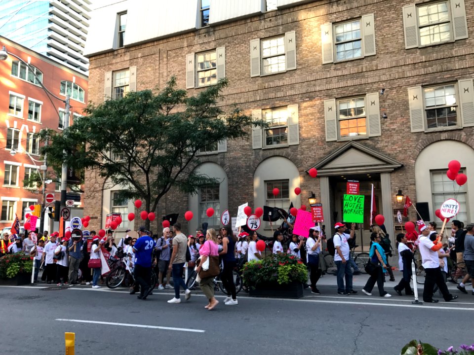 Protest outside Rosenzweig & Company 02