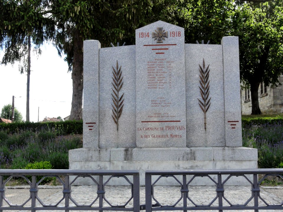 Prouvais (Aisne) monument aux morts