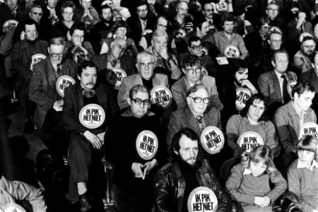 Protestvergadering FNV in Kunstmin in Dordrecht (als afsluiting 1e aktieweek t, Bestanddeelnr 930-6858
