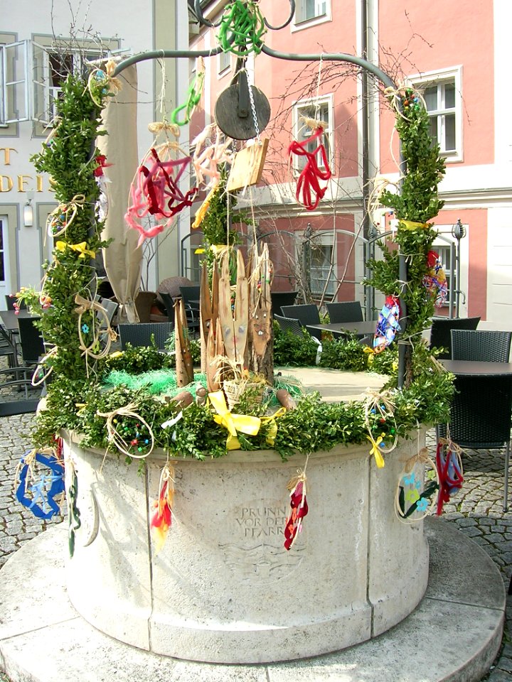 Prunn vor der Pfarr Eichstätt -Ostern 2013