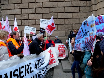 Protest at "Coal Commission" meeting 26-11-2018 12