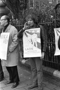 Protest tegen inval in Laos door Amerikanen voor Amerikaans Consulaat, Amsterdam, Bestanddeelnr 924-2610