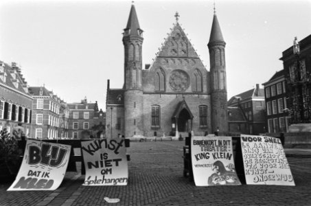 Protest tegen kunstbeleid op Binnenhof, Bestanddeelnr 928-9849