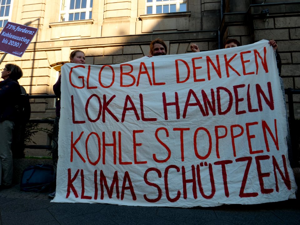 Protest at "Coal Commission" meeting 12-10-2018 03