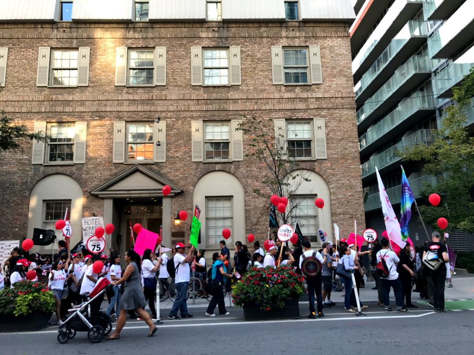 Protest outside Rosenzweig & Company 03