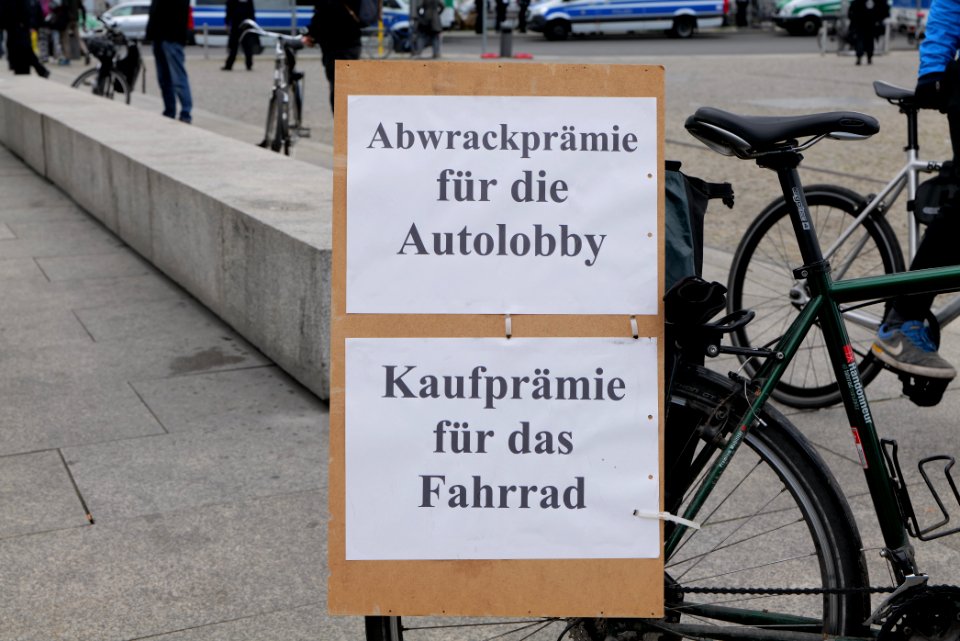 Protest at Autogipfel in Berlin 2020-05-05 121