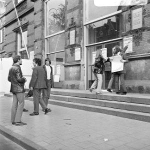 Protestaktie van kunstenaars tegen falend kunst en kultuur beleid kunstenaars pl, Bestanddeelnr 922-4970