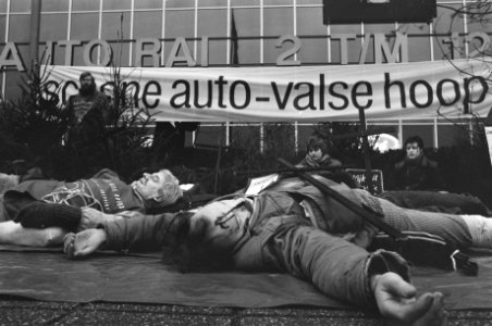 Protest tegen de Auto RAI in Amsterdam, Bestanddeelnr 934-3982