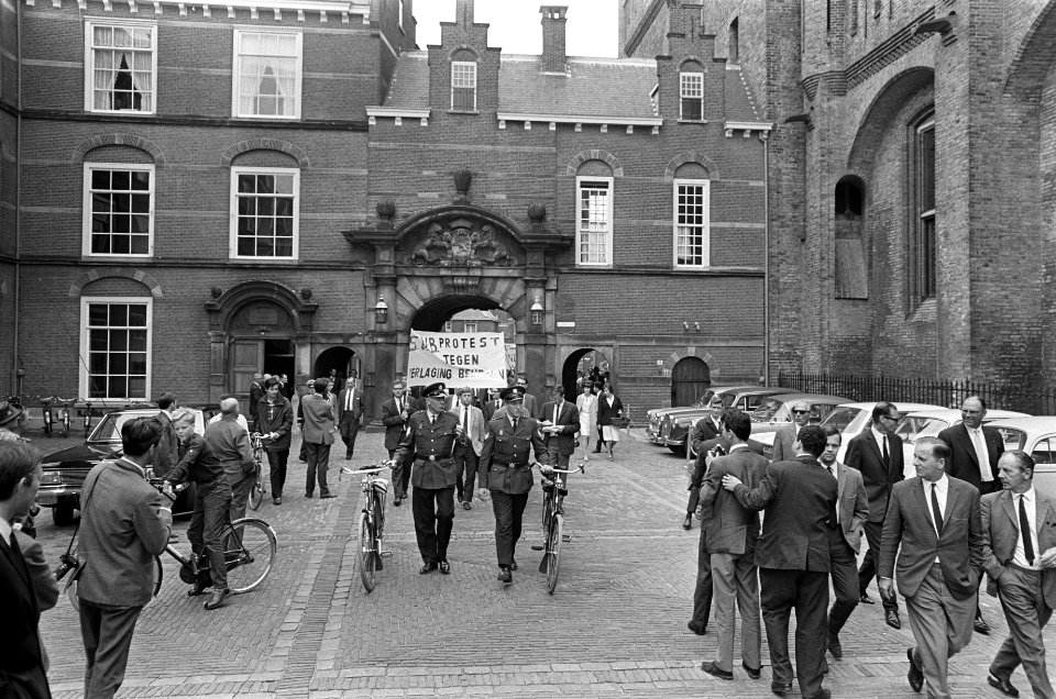 Protestaktie SVB tegen beurzenbeleid, Bestanddeelnr 919-3213