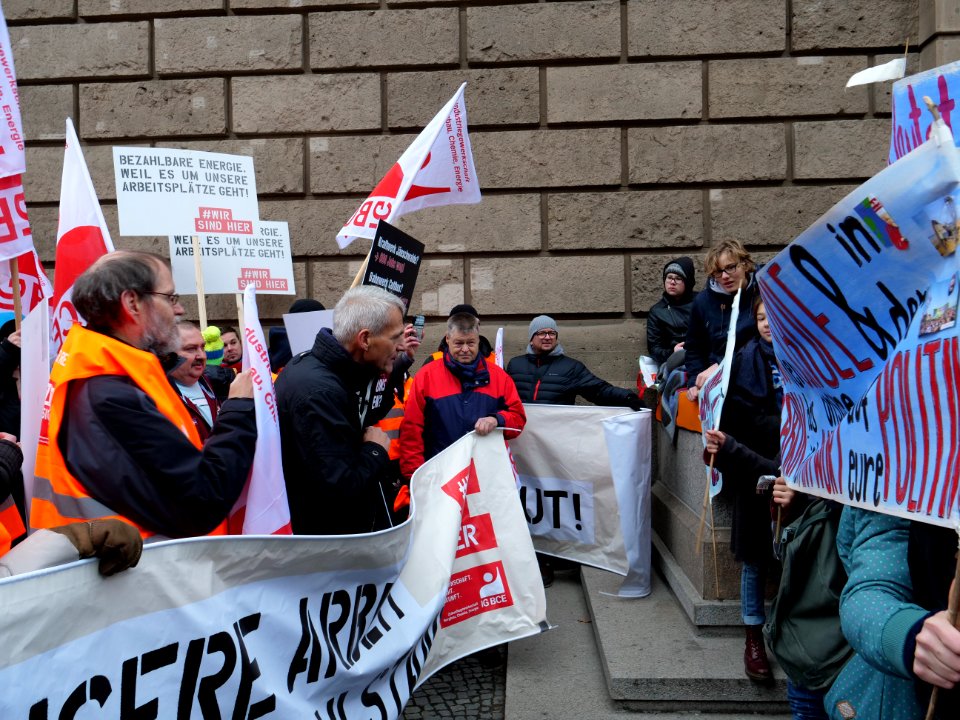 Protest at "Coal Commission" meeting 26-11-2018 15