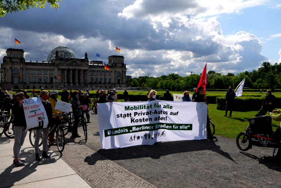 Protest at Autogipfel in Berlin 2020-05-05 61