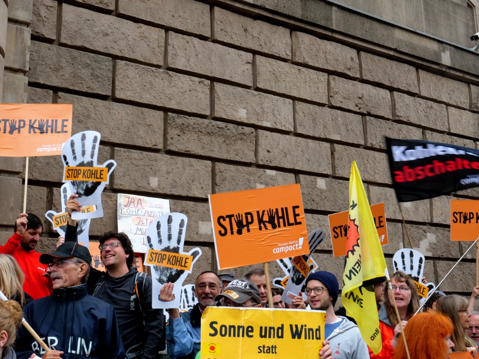 Protest at start of the "Coal Commission" 23