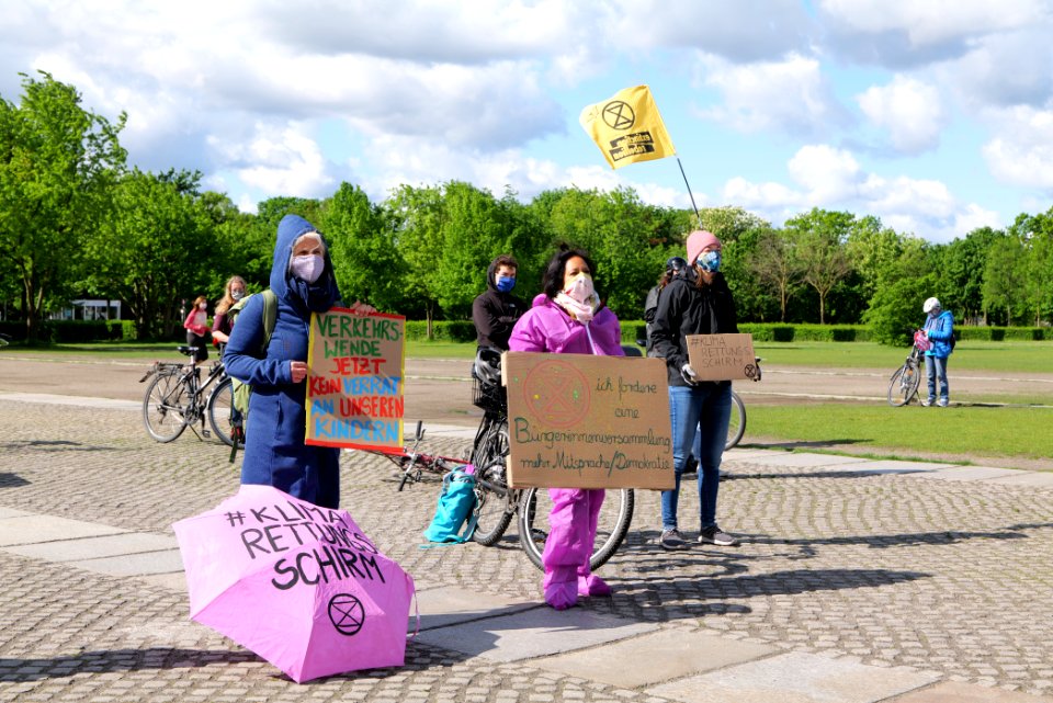 Protest at Autogipfel in Berlin 2020-05-05 42
