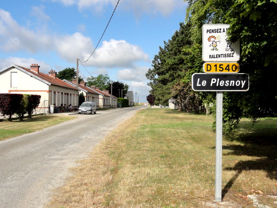 Proviseux-et-Plesnoy (Aisne) city limit sign Le Plesnoy