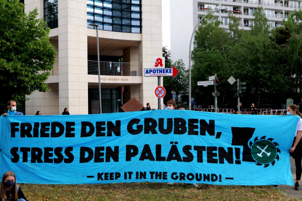 Protest at Willy-Brandt-Haus Berlin 2020-07-01 78