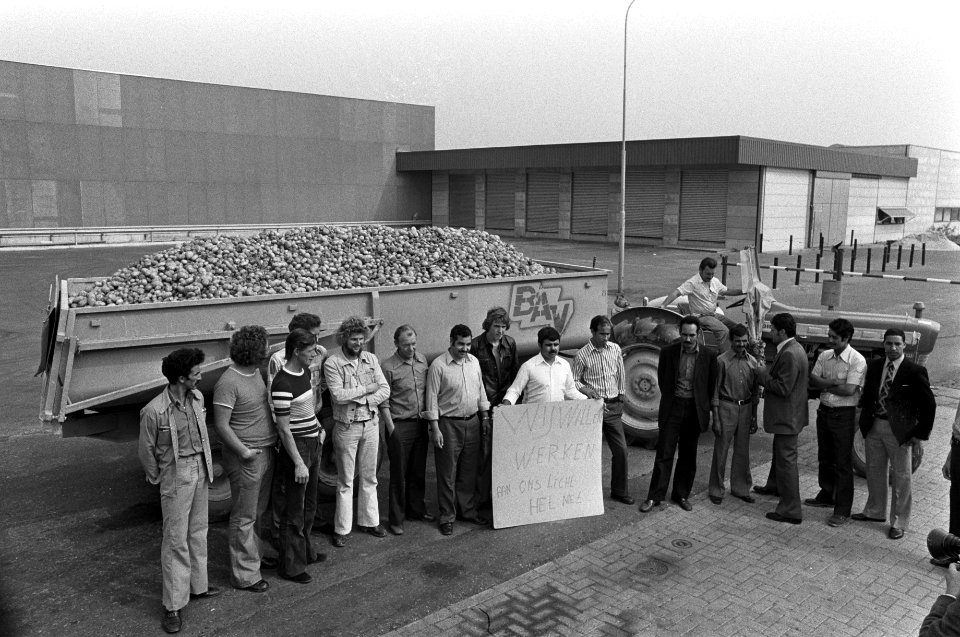 Protest bij Dam Chips in Hoofddorp tegen sluiting, Bestanddeelnr 928-1371