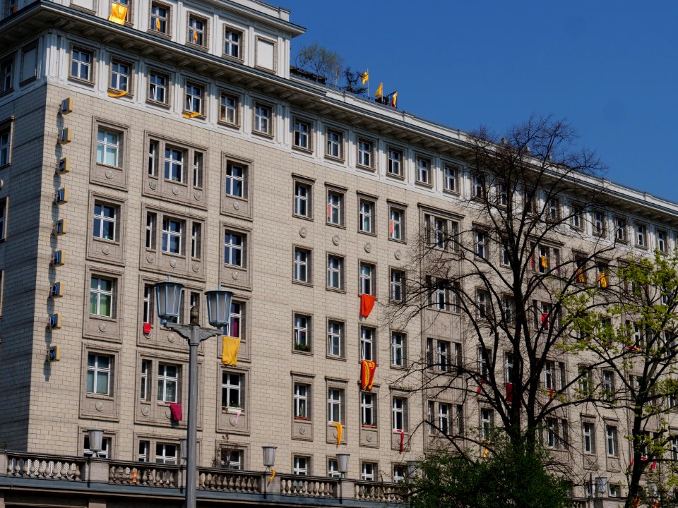 Protest banner at the Karl-Marx-Allee during Mietenwahnsinn demonstration 06-04-2019 03