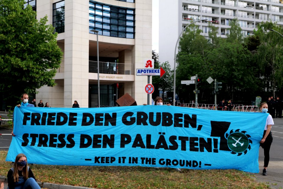 Protest at Willy-Brandt-Haus Berlin 2020-07-01 77