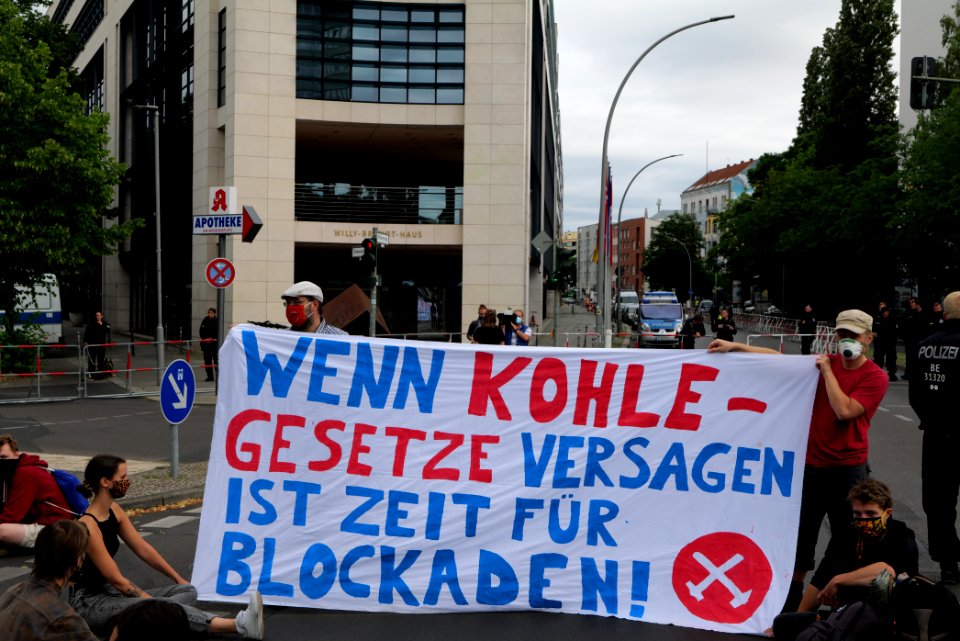 Protest at Willy-Brandt-Haus Berlin 2020-07-01 70