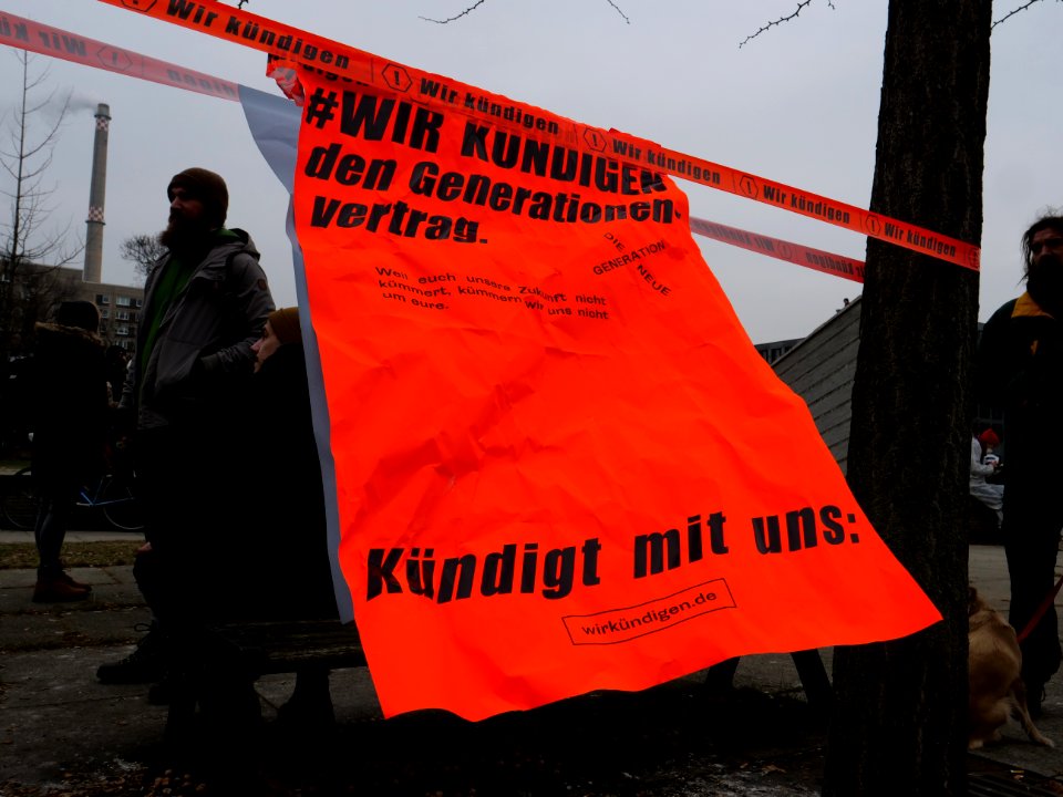 Protest banner at the Invalidenpark 02