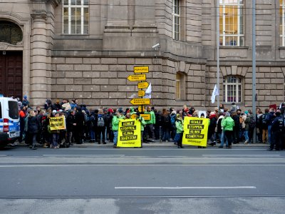 Protest at "Coal Commission" meeting 26-11-2018 08