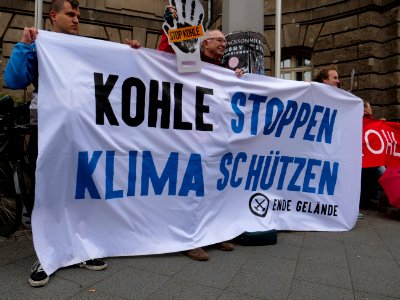 Protest at start of the "Coal Commission" 22