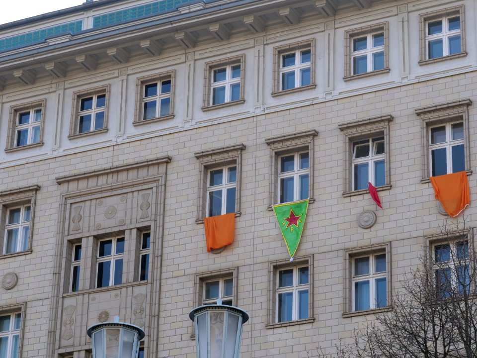 Protest banner at the Karl-Marx-Allee during Mietenwahnsinn demonstration 06-04-2019 07