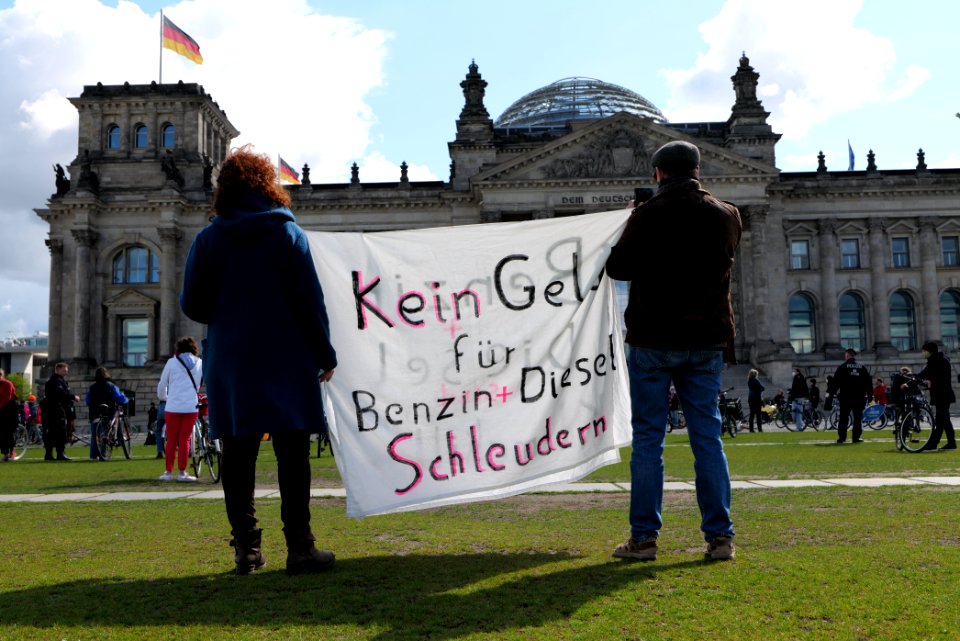 Protest at Autogipfel in Berlin 2020-05-05 97