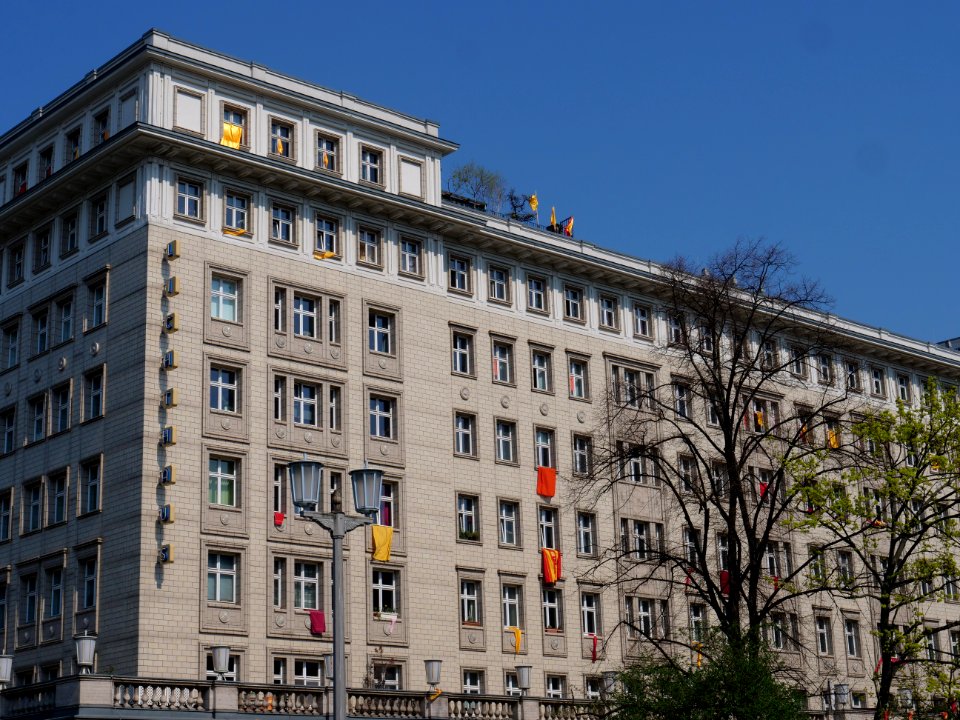 Protest banner at the Karl-Marx-Allee during Mietenwahnsinn demonstration 06-04-2019 02