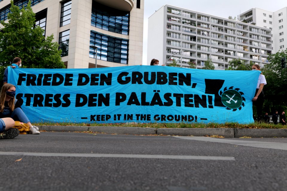 Protest at Willy-Brandt-Haus Berlin 2020-07-01 79