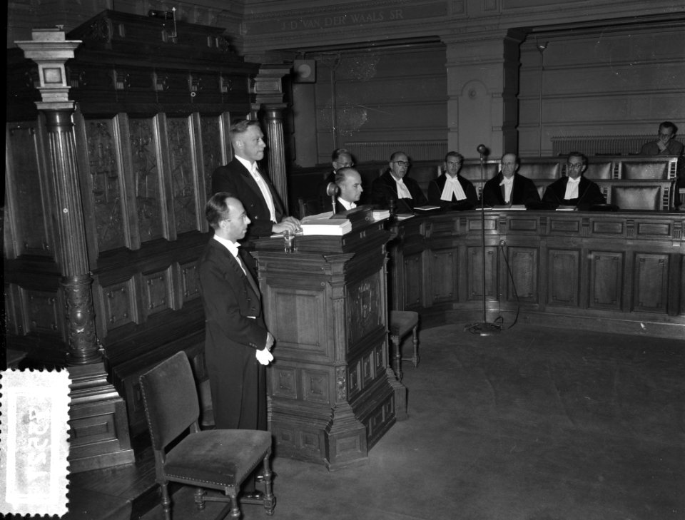 Promotie Drs. J. van de Linden (Maasbode) Amsterdam, Bestanddeelnr 907-3527