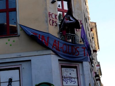 Protest at houses next to the revolutionary 1st may demonstration Berlin 2019 07