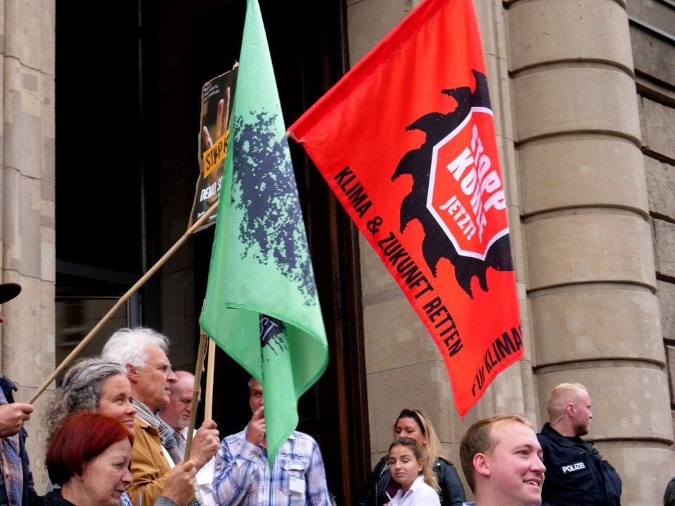 Protest at start of the "Coal Commission" 25