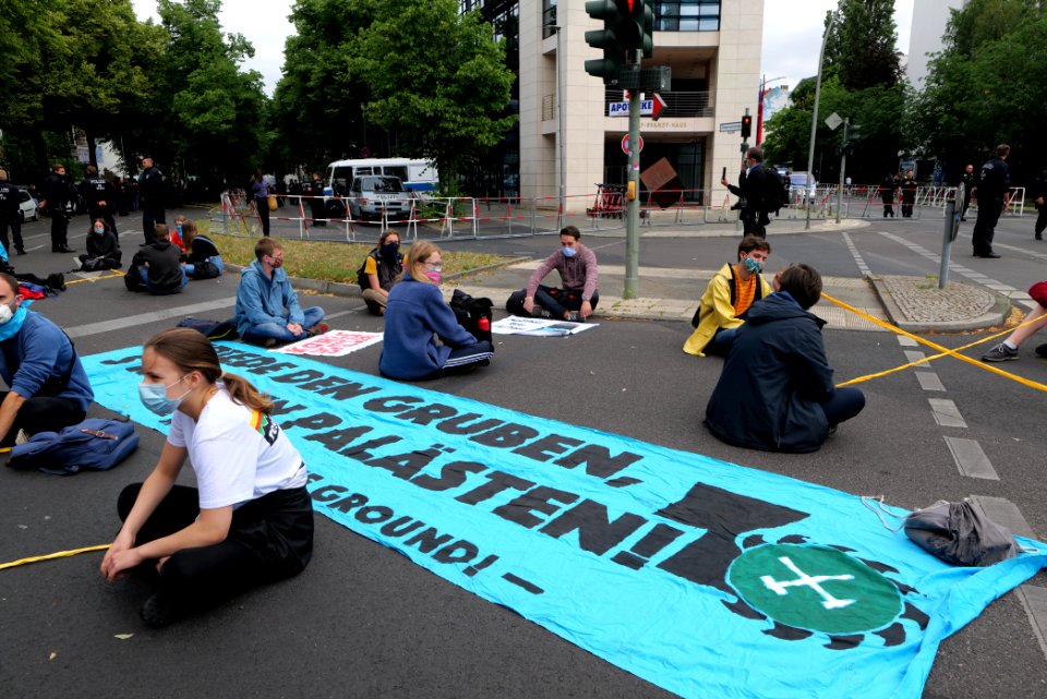 Protest at Willy-Brandt-Haus Berlin 2020-07-01 64