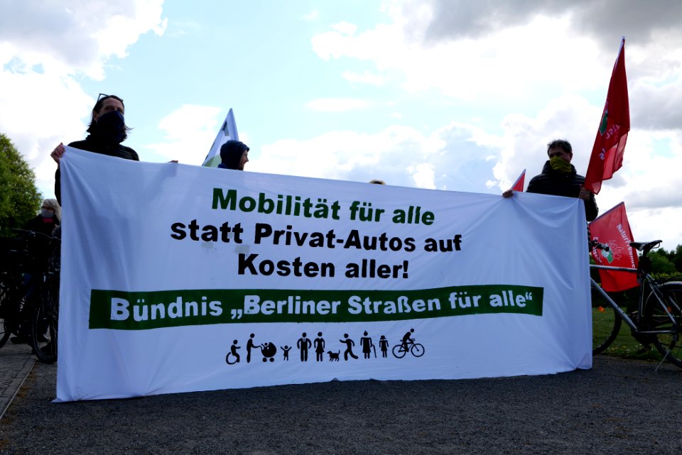 Protest at Autogipfel in Berlin 2020-05-05 84