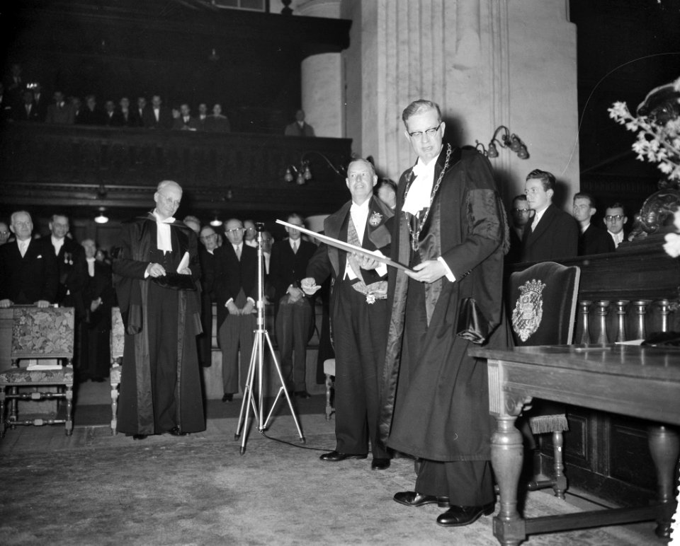 Promotie tot doctor honoris causa in de letteren en wijsbegeerte van jhr.dr. mr., Bestanddeelnr 908-4153